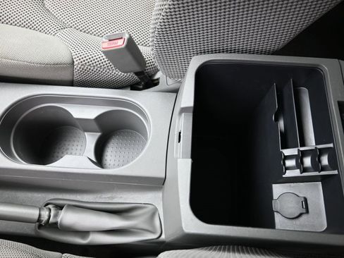 Used 2019 Nissan Frontier SV image 18