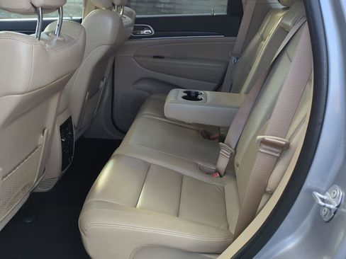 Used 2021 Jeep Grand Cherokee Limited w/ Trailer Tow Group IV image 10