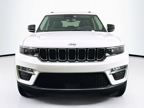 Used 2023 Jeep Grand Cherokee 4WD 4xe image 2