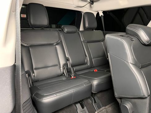 Used 2025 Ford Expedition Max Platinum image 34