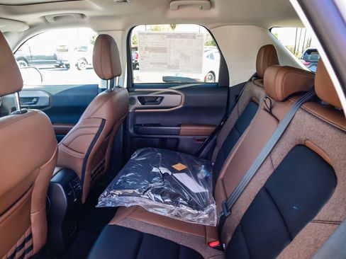 New 2026 Ford Bronco Sport Outer Banks w/ Outer Banks Tech Package+ AWD/4WD image 17