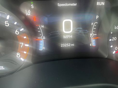 Used 2025 Jeep Compass Trailhawk image 40