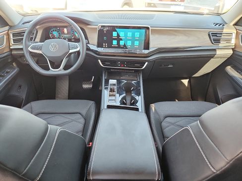 Used 2024 Volkswagen Atlas SE FWD image 10