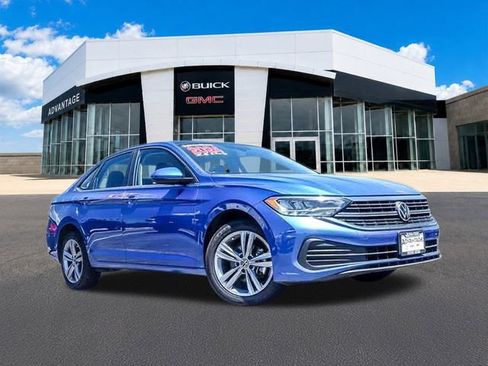 Used 2024 Volkswagen Jetta SE FWD image 1