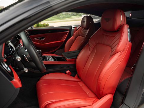 Used 2024 Bentley Continental GT AWD/4WD image 8