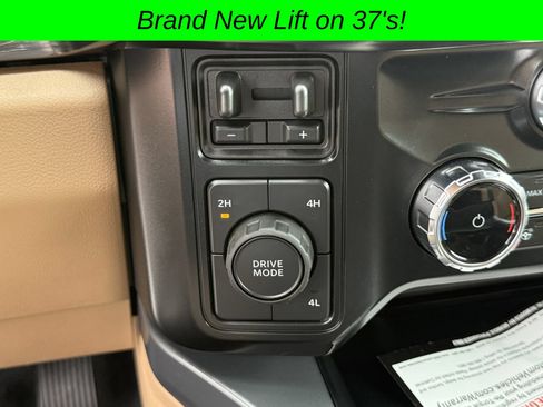 Used 2025 Ford F350 Lariat w/ Lariat Ultimate Package AWD/4WD image 33