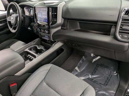 Used 2025 RAM 1500 Big Horn AWD/4WD image 32