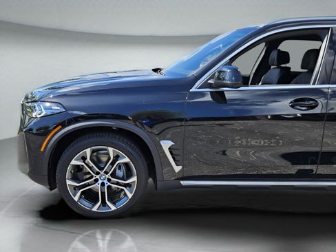 New 2026 BMW X5 xDrive40i w/ Climate Comfort Package image 32