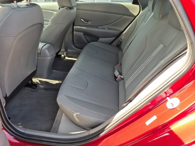 Used 2023 Hyundai Elantra SEL w/ Convenience Package FWD image 15