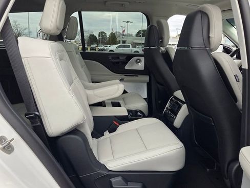 New 2026 Lincoln Aviator Reserve image 16