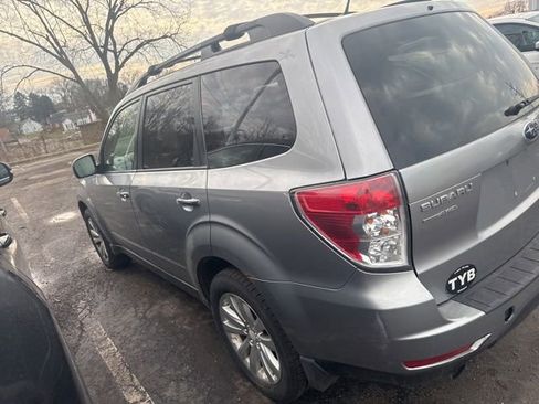 Used 2011 Subaru Forester 2.5X Premium w/ All-Weather Pkg image 10