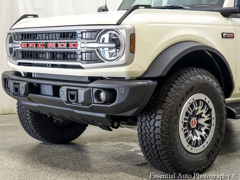 New 2026 Ford Bronco Outer Banks w/ Sasquatch Package AWD/4WD image 3