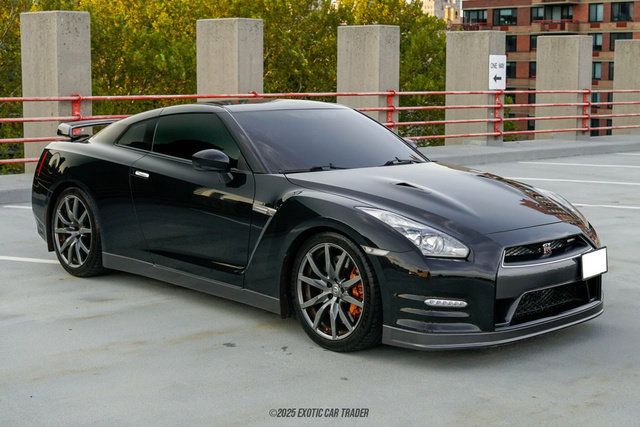 Used 2014 Nissan GT-R Premium w/ Premium Interior Package AWD/4WD image 12