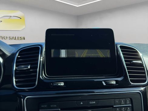 Used 2018 Mercedes-Benz GLS 450 4MATIC image 16