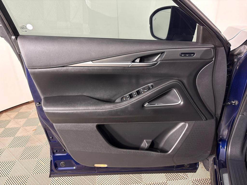 Used 2022 INFINITI QX60 Luxe w/ Vision Package FWD image 16