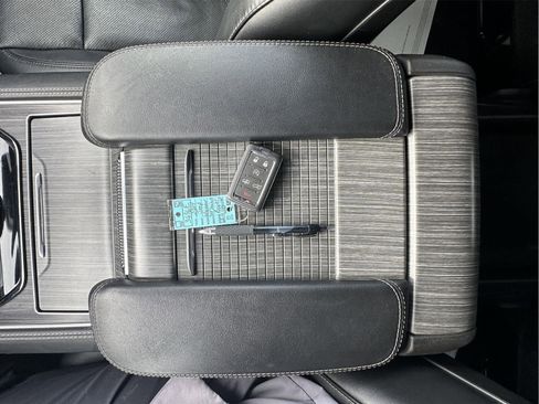 Used 2024 Jeep Wagoneer Series III image 23