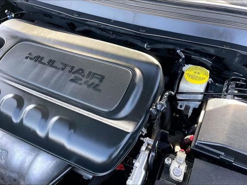 Used 2020 Jeep Cherokee Latitude Plus image 32