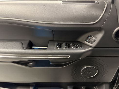 Used 2023 Ford Expedition Max XLT image 18