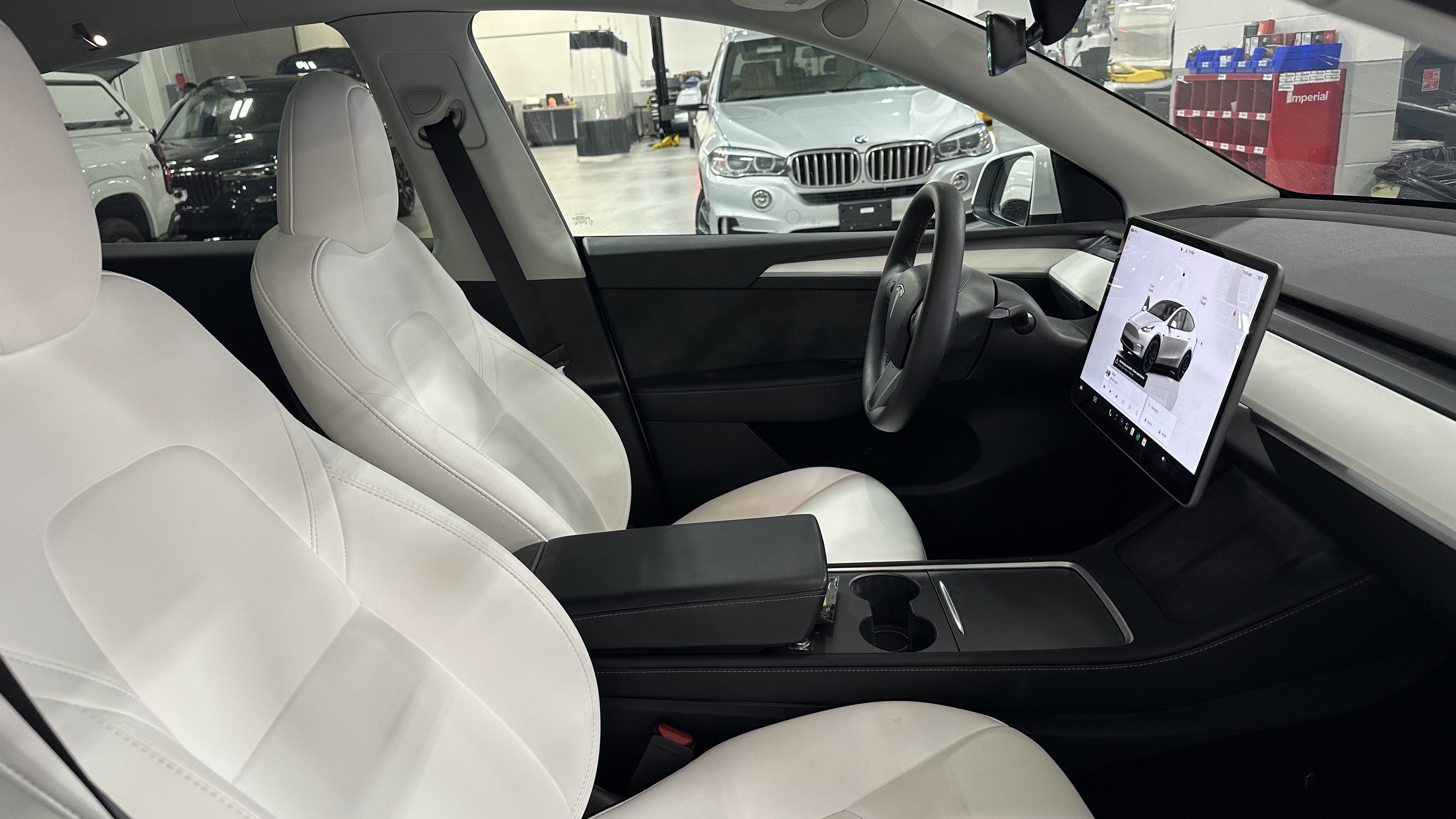 Used 2025 Tesla Model Y Performance AWD/4WD image 33