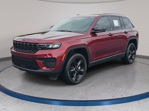 Used 2024 Jeep Grand Cherokee Altitude AWD/4WD image 1
