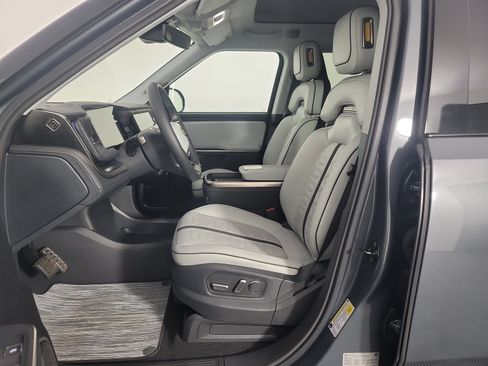 Used 2024 Rivian R1S Adventure AWD/4WD image 20
