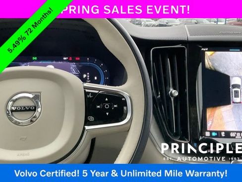 Certified 2024 Volvo XC60 B5 Ultimate w/ Climate Package image 23