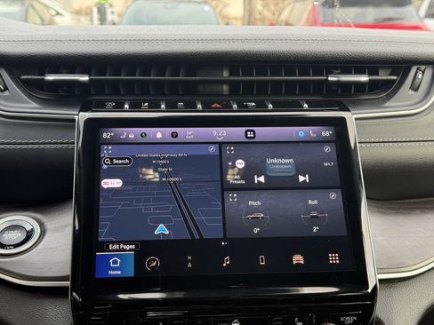 Used 2023 Jeep Grand Cherokee L Limited image 18