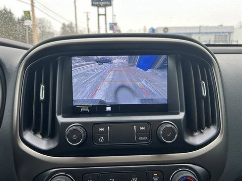 Certified 2022 Chevrolet Colorado Z71 w/ Z71 Midnight Edition image 18