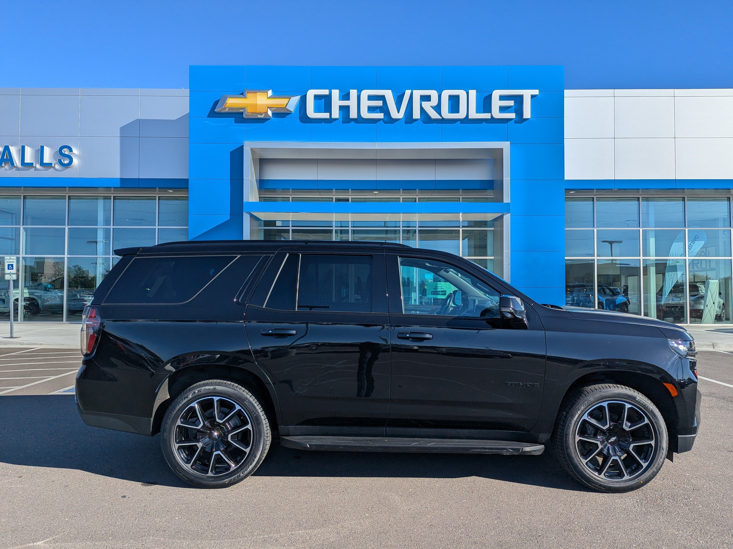 Certified 2021 Chevrolet Tahoe RST w/ Luxury Package AWD/4WD image 43