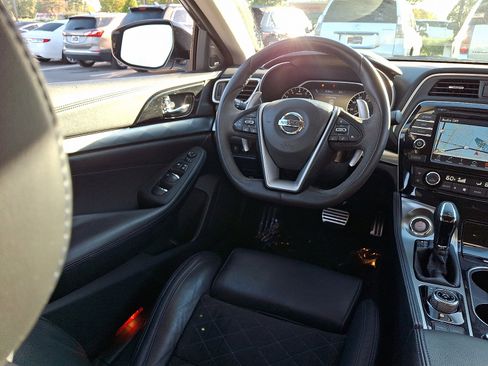 Used 2017 Nissan Maxima SR w/ Midnight Edition image 14
