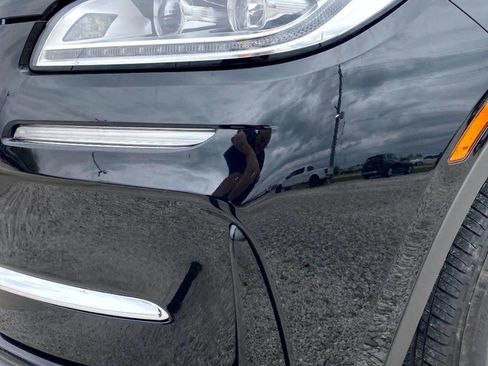 Used 2023 Lincoln Corsair Reserve image 3