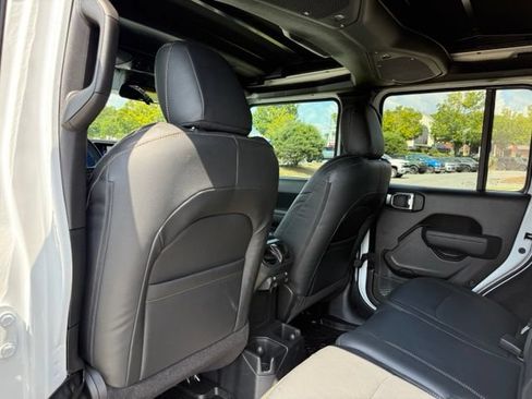 Used 2025 Jeep Wrangler Unlimited Sport AWD/4WD image 28