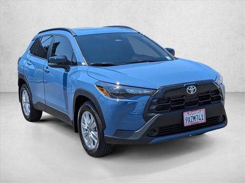 Used 2026 Toyota Corolla Cross LE w/ Moonroof Package FWD image 3