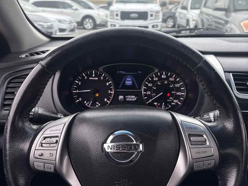 Used 2014 Nissan Altima 2.5 SV w/ Convenience Package image 18
