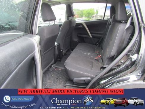Used 2018 Toyota RAV4 XLE FWD image 8