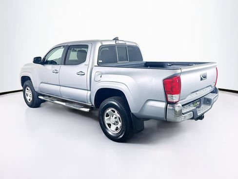 Used 2016 Toyota Tacoma SR5 w/ Towing Package image 5
