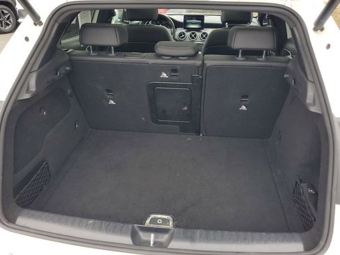 Used 2019 Mercedes-Benz GLA 250 4MATIC w/ Premium Package image 27