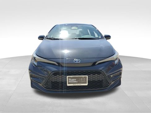 Used 2024 Toyota Corolla SE FWD image 2