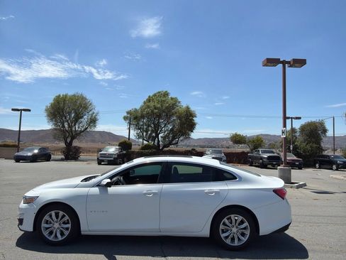 Used 2022 Chevrolet Malibu LT FWD image 3