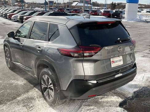 Used 2022 Nissan Rogue SV w/ SV Premium Package image 7