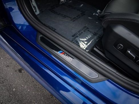 Used 2025 BMW M5 w/ Executive Package image 27