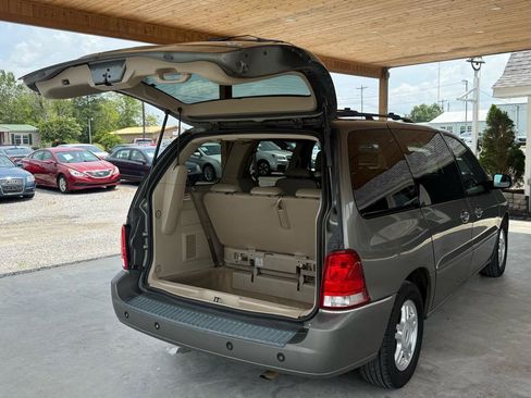 Used 2005 Ford Freestar SEL FWD image 57