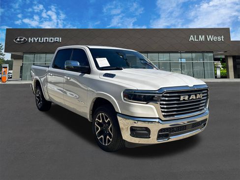 Used 2026 RAM 1500 Laramie AWD/4WD image 3