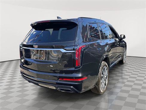 Used 2023 Cadillac XT6 Sport image 2