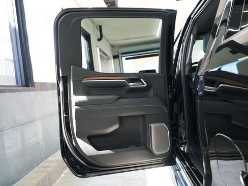 Used 2025 GMC Sierra 1500 Denali AWD/4WD image 13