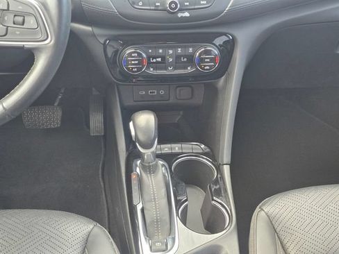 Used 2023 Buick Encore GX Essence w/ Experience Buick Package FWD image 17