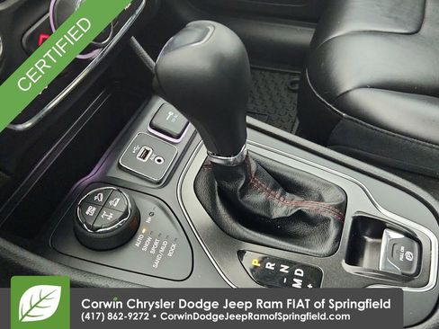 Used 2019 Jeep Cherokee Trailhawk w/ Comfort/Convenience Group image 28