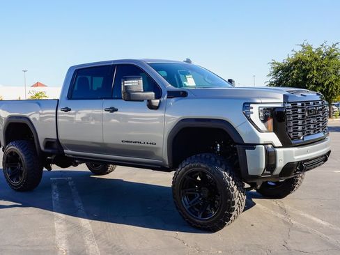 New 2026 GMC Sierra 2500 Denali w/ Denali Reserve Package AWD/4WD image 8