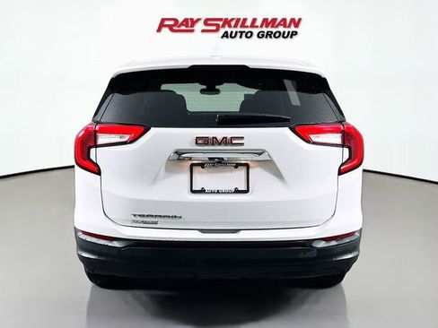 Used 2024 GMC Terrain SLE image 6