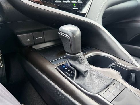 Used 2024 Toyota Camry SE image 19
